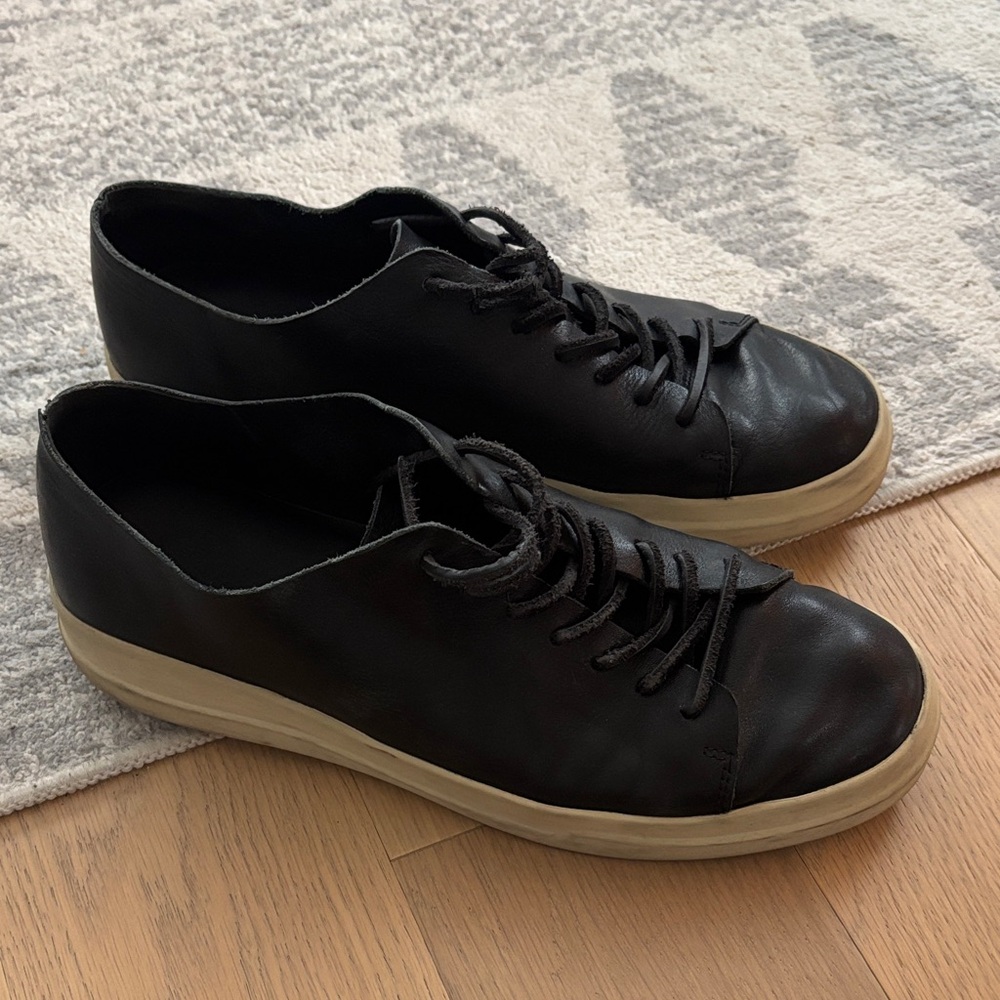 Vince Black and Cream Men's Sneakers - Picture 2 of 4